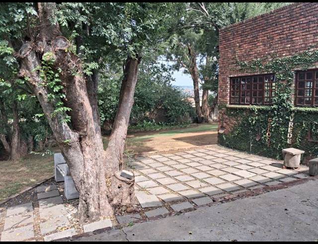 5 BEDROOM PROPERTY TO RENT IN MEYERVILLE